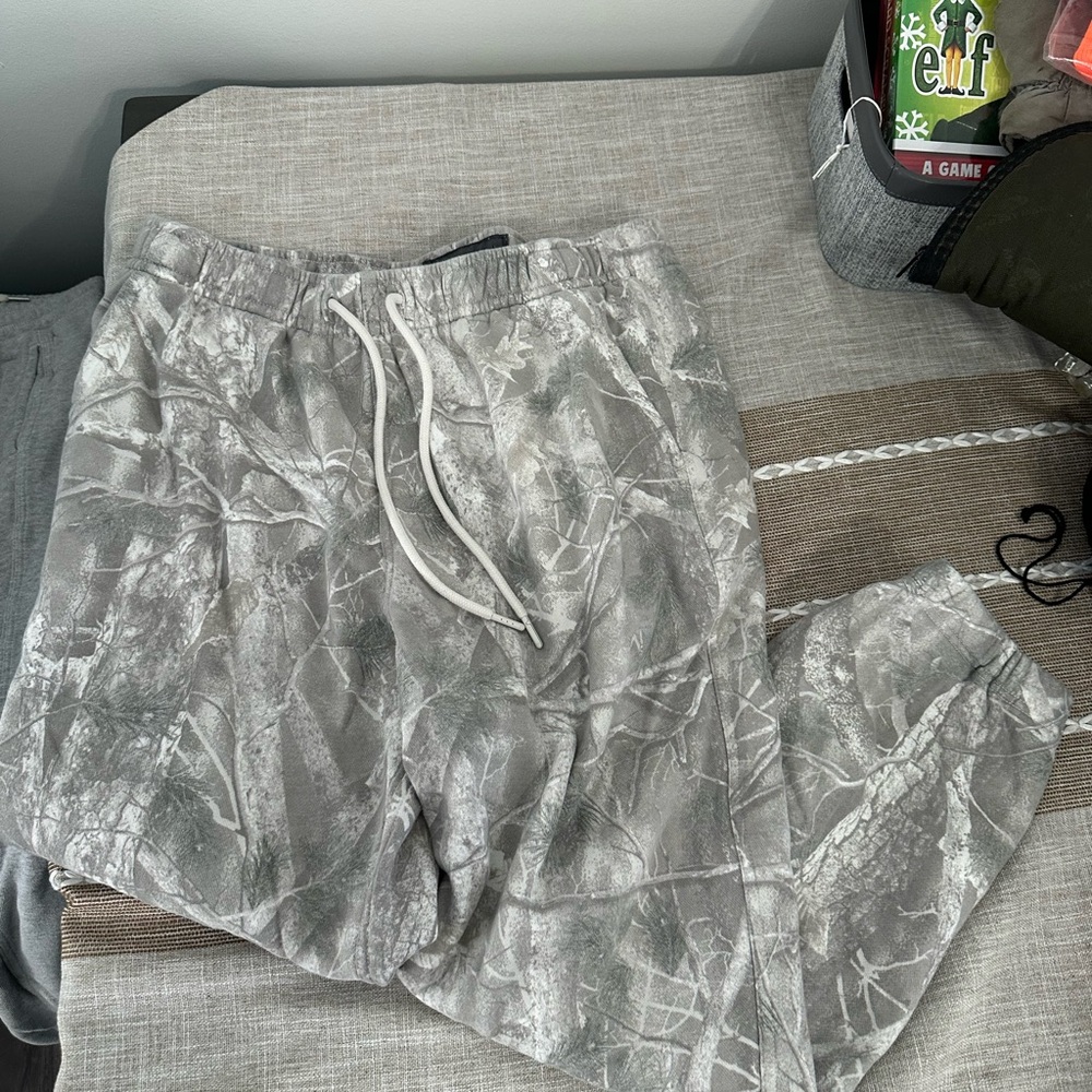 Abercrombie & Fitch Gray Camouflage Joggers